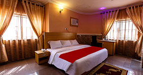 Royal Camps-Living-Room-4